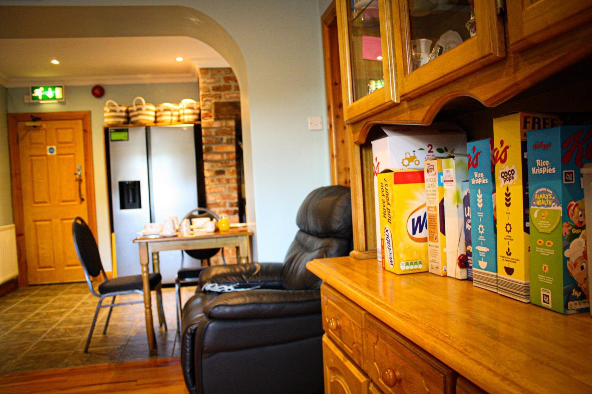 The Coach Inn Strabane Εξωτερικό φωτογραφία